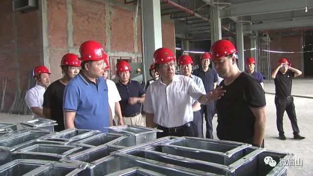 穆新海6月调研工地.jpg