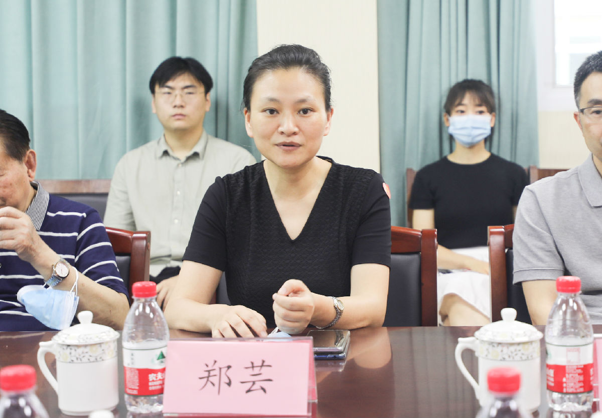郑芸3.jpg