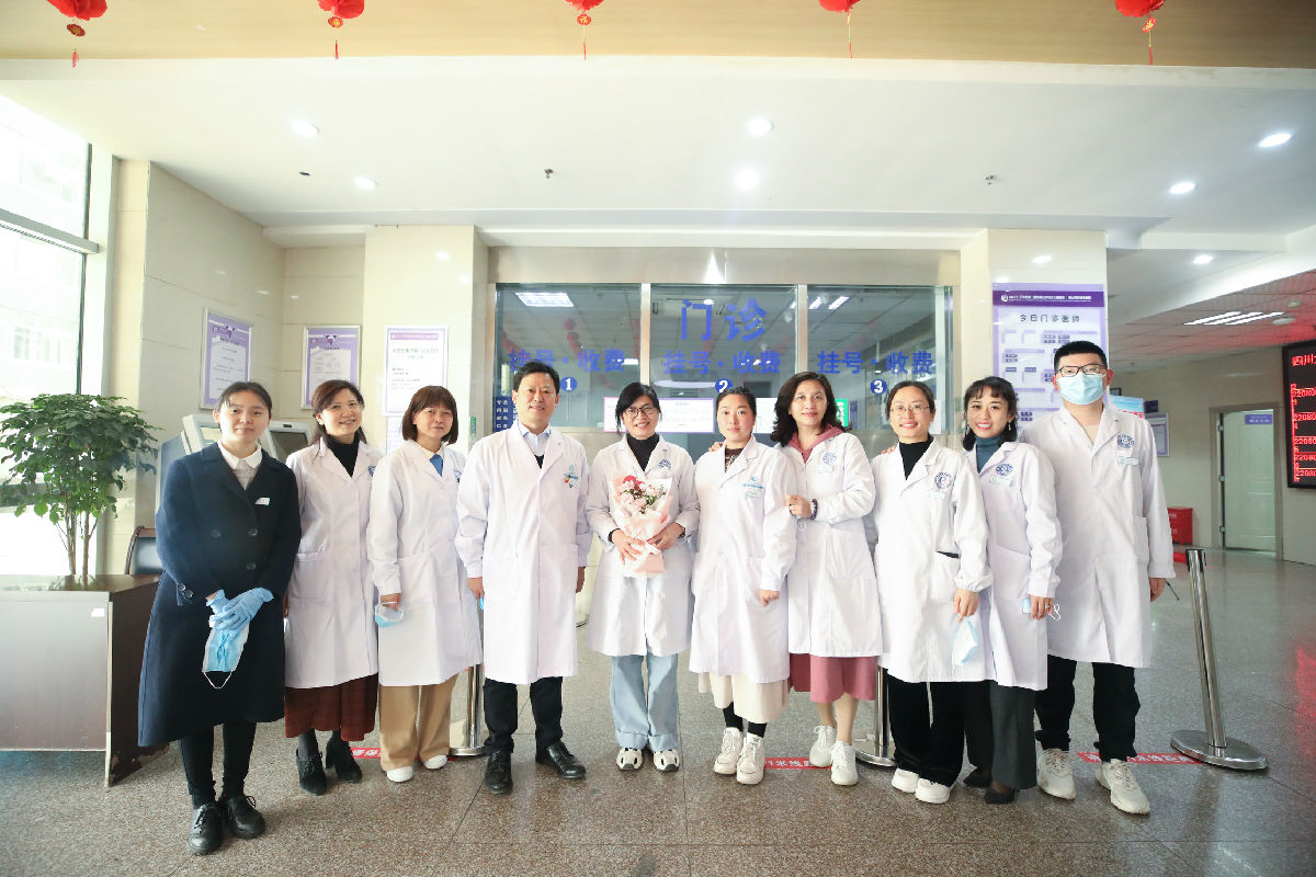 5eda105bf39afabbd45bec7fcc1644d.jpg